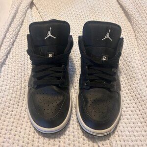 Jordan 1 Low Black White (2022)